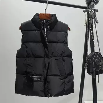 Dámská vesta Dámská zimní vesta s kapucí a zipem Barva: Černá, Velikost: S