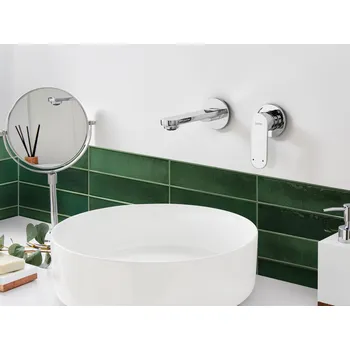 Vodovodní baterie Nástěnná umyvadlová páková baterie mosaz stříbrná Beliani