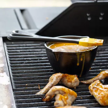 Hrnec LODGE 0,45 l - litinový kastrol s kartáčem