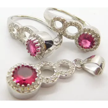 Souprava šperků Klenoty Budín Dámská mohutná stříbrná souprava se zirkony a červenými rubíny ryz. 925/1000 (náušnice + přívěsek) 031010800001 (Klenoty Budín Dámská mohutná stříbrná souprava se zirkony a červenými rubíny ryz. 925/1000 (náušnice + přívěsek) 031010800001)