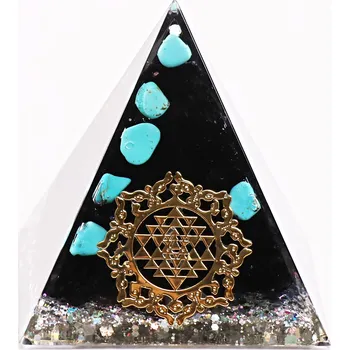 Drahý kámen Magieprirody.cz Orgonit pyramida 5x5 cm Obsidián - Howlit Tyrkenit #OR006