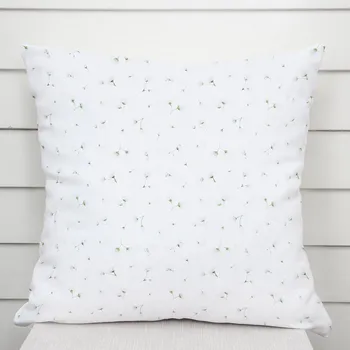 Povlak na dekorativní polštářek Bavlněný povlak na polštář Sandra SA-424 Drobná kvítka na bílém 35 x 45 cm