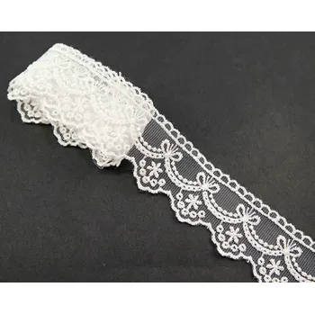 Vyšívaná krajka - smetanová - šířka 3,8 cm