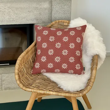 Dekorativní polštářek BYTEMA Luxusní dekorační povlak PROTĚŽ ALPSKÁ ČERVENÁ 30 x 50 cm