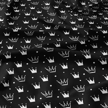 Dětská bavlněná látka Korunky Bílé na Černém
