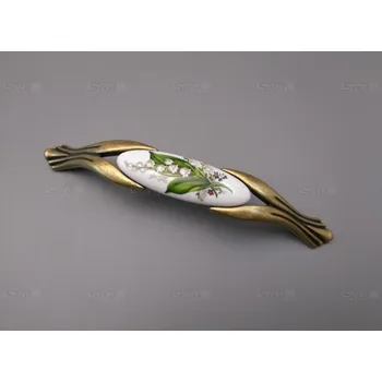 Nábytkové kování M94K12869.09 úchytka s porcelánem 128mm