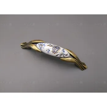 M95K09684.09 porcelánová úchytka 96mm