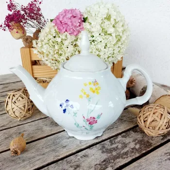 Konvice na čaj BERNADOTTE konvice čajová 1200 ml, barevné květiny, Thun 1794 (Porcelánová konvice na čaj 2. jakost)