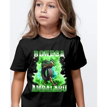 Pánské tričko Tričko Italian Brainrot - Boneca Ambalabu Barva: Bílá, Velikost: 3XL, Střih: Dámské