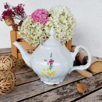 Konvice na čaj BERNADOTTE konvice čajová 700 ml, barevné květiny, Thun 1794 (Porcelánová konvice na čaj 2. jakost)