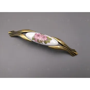 Nábytkové kování M94K12898.09 úchytka s porcelánem 128mm