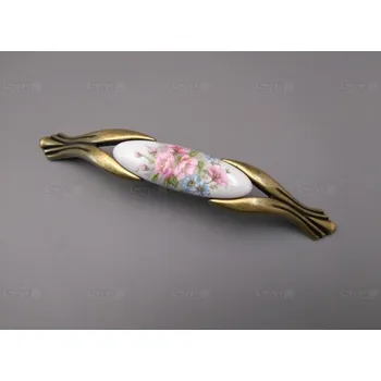 Nábytkové kování M94K12846.09 úchytka s porcelánem 128mm