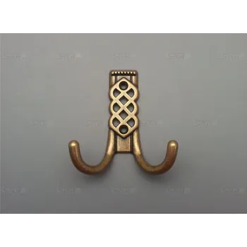 Věšák 43144Z08100.09 historický věšák patina