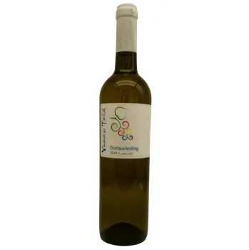 Víno Donauriesling 2024, moravské zemské víno, Vinařství Těthal, polosuché