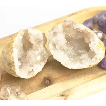 Křišťálová geoda 7-8 cm - A