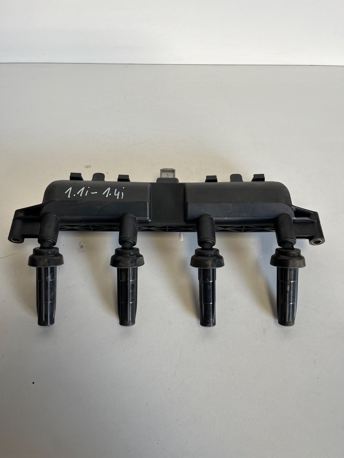 Zapalovací cívka lišta 1.1 , 1.4i od roku 2002 šedá patice