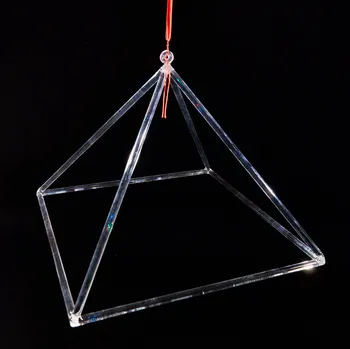 Křišťálová pyramida 25 cm