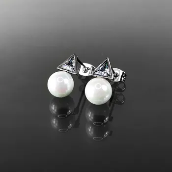 Náušnice Ocelové náušnice zabalené v dárkové krabičce č. 882