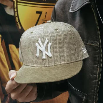 Kšiltovka Kšiltovka New Era - MLB Cord 59FIFTY - NY Yankees - Brown velikosti fitted caps 7 7/8 (62.5 cm)
