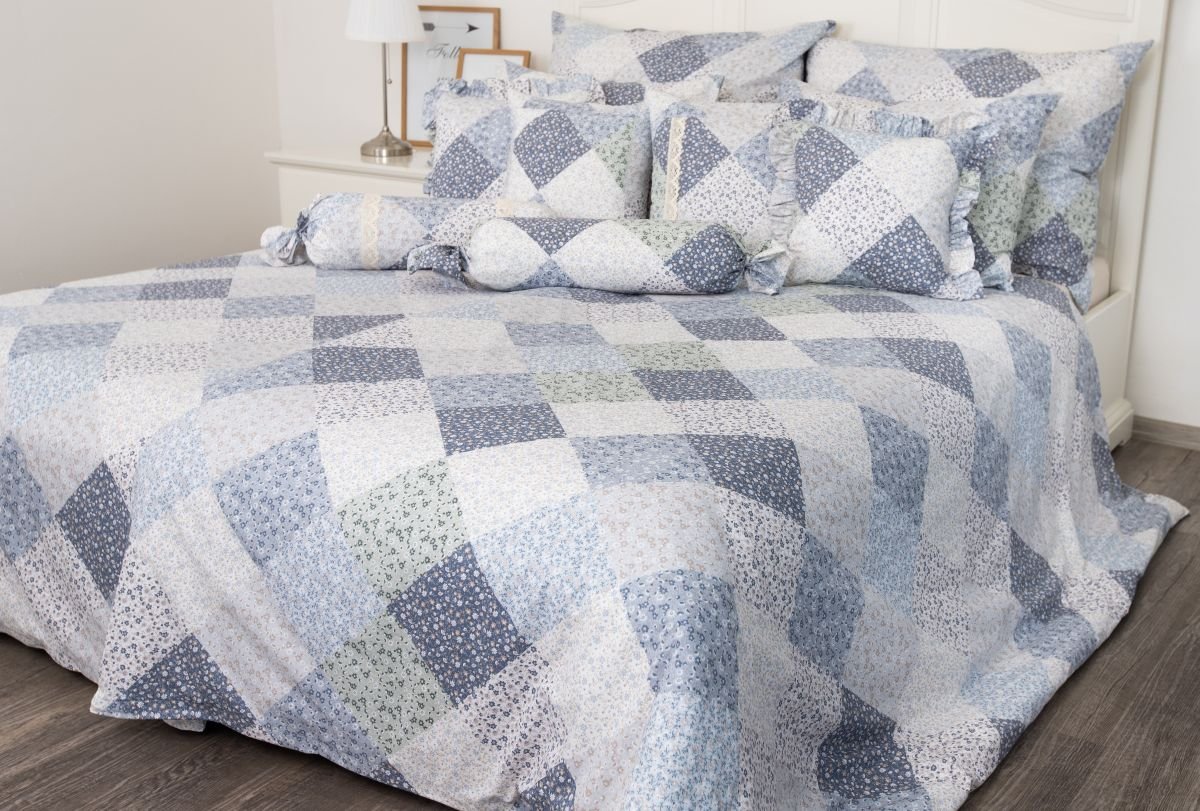 Lehký bavlněný přehoz / přikrývka Patchwork POMNĚNKOVÝ Lehká vzorovaná přikrývka / přehoz 140x200 cm