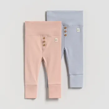 Dívčí kalhoty Reserved - Legíny s vysokým podílem bavlny a nášivkou - pudrově růžová - 909GK-39X - 909GK-39X-80