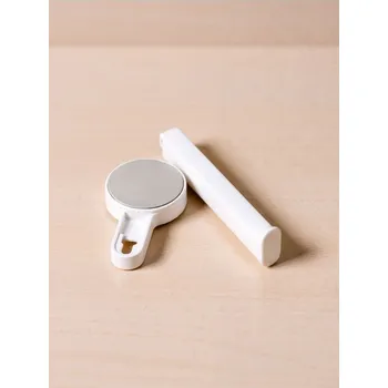 Sinsay - Koupelnová sada: držák na toaletní papír a háček - bílá - 949GL-00X - 949GL-00X-ONE-1