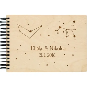 Fotoalbum Dřevěné fotoalbum pro zamilované Vesmír Vyber typ vazby: Dva doplňovací kroužky (sříbrné), Barva vnitřních papírů: Bílá
