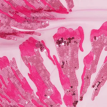 Růžový tyl, růžový flitrový vzor s výšivkou, š.130