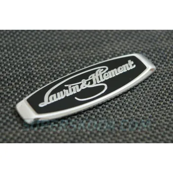 Polep vozidla Škoda Superb - Logo na blatník