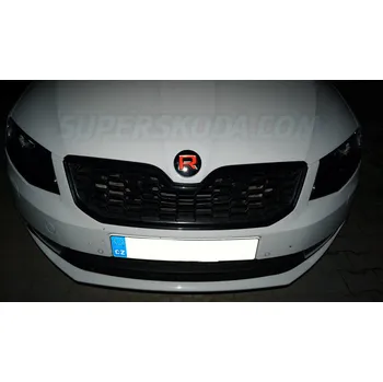 Polep vozidla Škoda Octavia 3 - krytka předního nebo zadního loga R-line red