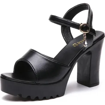 Dámské sandále Elegantní sandály na klínku s otevřenou špičkou Barva: Černá, Velikost: 38