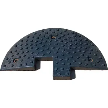 Dopravní zařízení Černý plastový koncový zpomalovací práh SB70 - délka 50 cm, šířka 25 cm, výška 5 cm