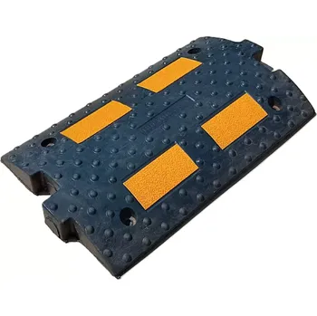 Dopravní zařízení Černo-žlutý plastový průběžný zpomalovací práh - délka 50 cm, šířka 30 cm, výška 5 cm