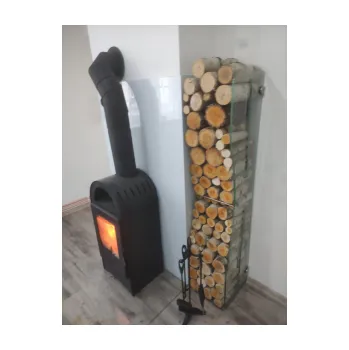 Stojan na palivové dřevo