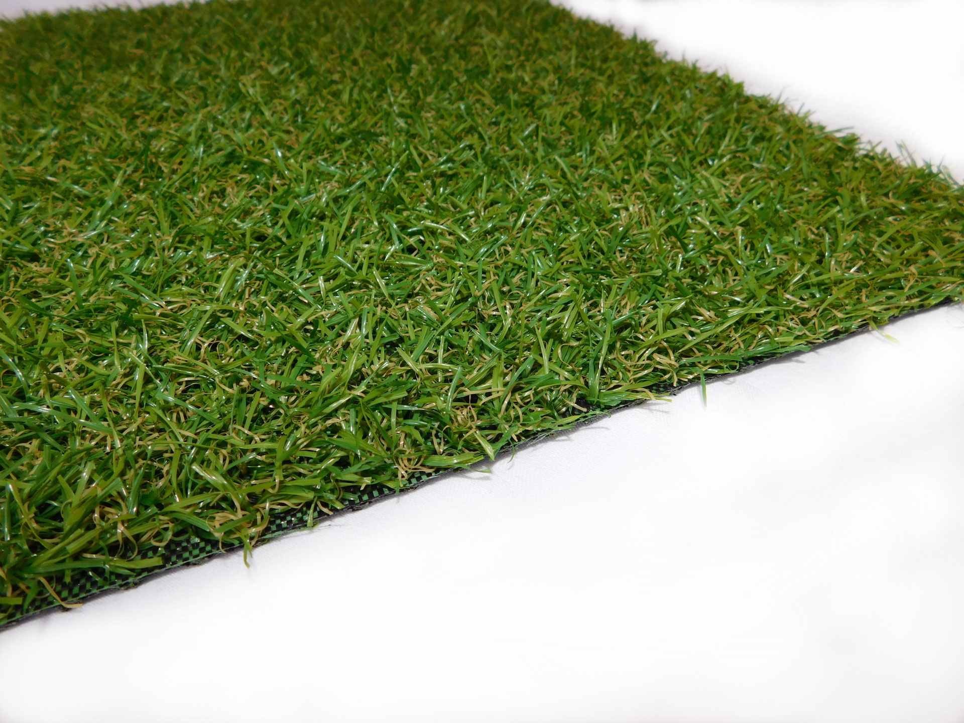 Umělý travní koberec Lora - PB 4 m