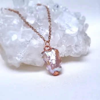 Šperk Keshi perla - přívěsek, náhrdelník AUTORSKÁ TVORBA ŠPERKŮ Z MINERÁLŮ