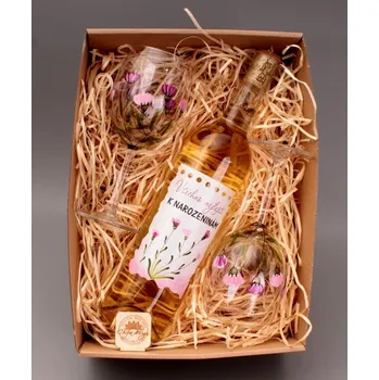 Víno Dárkový balíček - víno + 2 skleničky, K narozeninám, karafiáty víno: Chardonnay - polosuché