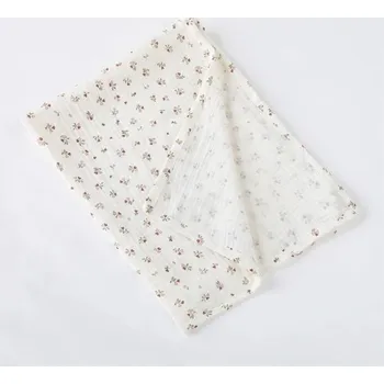Dekorativní polštářek Bavlněná mušelínová deka pro miminka 85x65 cm Dětská osuška Zavinovačka Vzor drobné květy Květinový motiv Pro novorozence