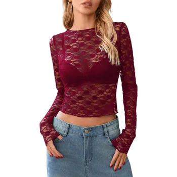 Dámské tričko Dámský krajkový top s dlouhým rukávem Elegantní průhledný střih Prodyšný materiál Krátký crop styl Vhodný pro večerní i party outfit vínová L