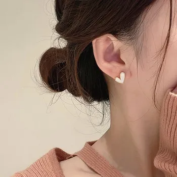 Náušnice Elegantní minimalistické srdíčkové náušnice se zirkony | dámské náušnice, módní doplněk - eh427b