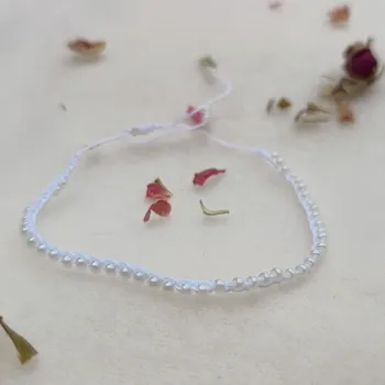 Náramek MagieKorálků.cz Háčkovaný náramek s rokajlem bílý 10094