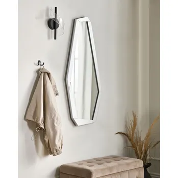 Zrcadlo Závěsné nástěnné zrcadlo se stříbrným dřevěným rámem velké zrcadlo do ložnice obývacího pokoje nebo chodby moderní styl Beliani