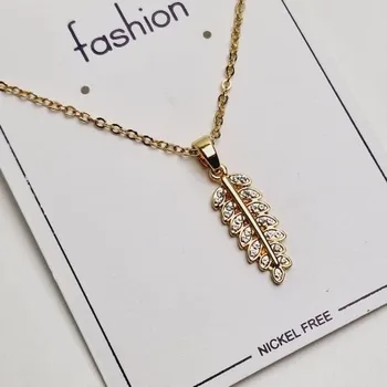 Řetízek Dámský řetízek s přívěškem ve tvaru listu - zlatá