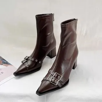 Dámské polobotky Dámské elastické kozačky na podpatku s ostrou špičkou Barva: Hnědá, Velikost: 36