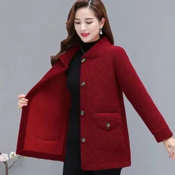 Dámský kabát Zateplený dámský kabát s měkkou podšívkou Barva: Červená, Velikost: 3XL