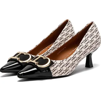 Dámské lodičky Dámské lodičky na nízkém podpatku do práce Barva: Béžová, Velikost: 37