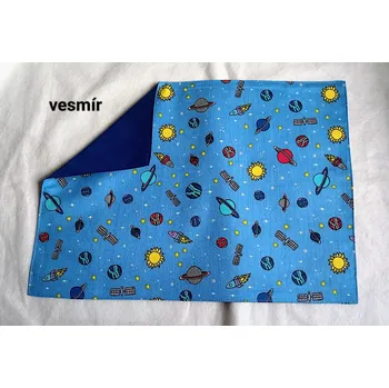 Set školních potřeb Prostírky lego a tvary vzory: vesmír