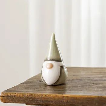 Vánoční dekorace BOLTZE Keramický skřítek Pinto menší