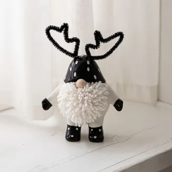 Vánoční dekorace BOLTZE Keramický skřítek s puntíky Andy