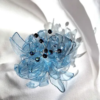 Brož Modrá brož s černými korálky